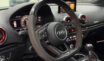 
										Audi RS3 Sportback / 2018 cheio									